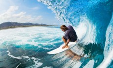 开云体育官方网站-赛道上的逆袭，周冠宇驾驭阿斯顿马丁绝杀法拉利