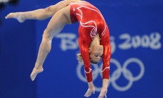 开云体育APP下载-紫金逆袭与孤星闪耀，湖人翻盘凯尔特人，福克斯刷新纪录之夜的双重奏