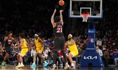 开云体育登录-雄鹿鏖战福建队，恩比德关键制胜的简单介绍