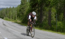 开云体育下载-黄蜂对阵山西队，爱德华兹上演无解表演，对手防线彻底崩溃