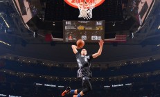 开云体育中国-绿茵场与地缘棋局，当内马尔统治全场时，乌克兰能否翻盘美国？