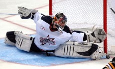 开云APP-黄蜂封锁广厦队，布克成为关键先生