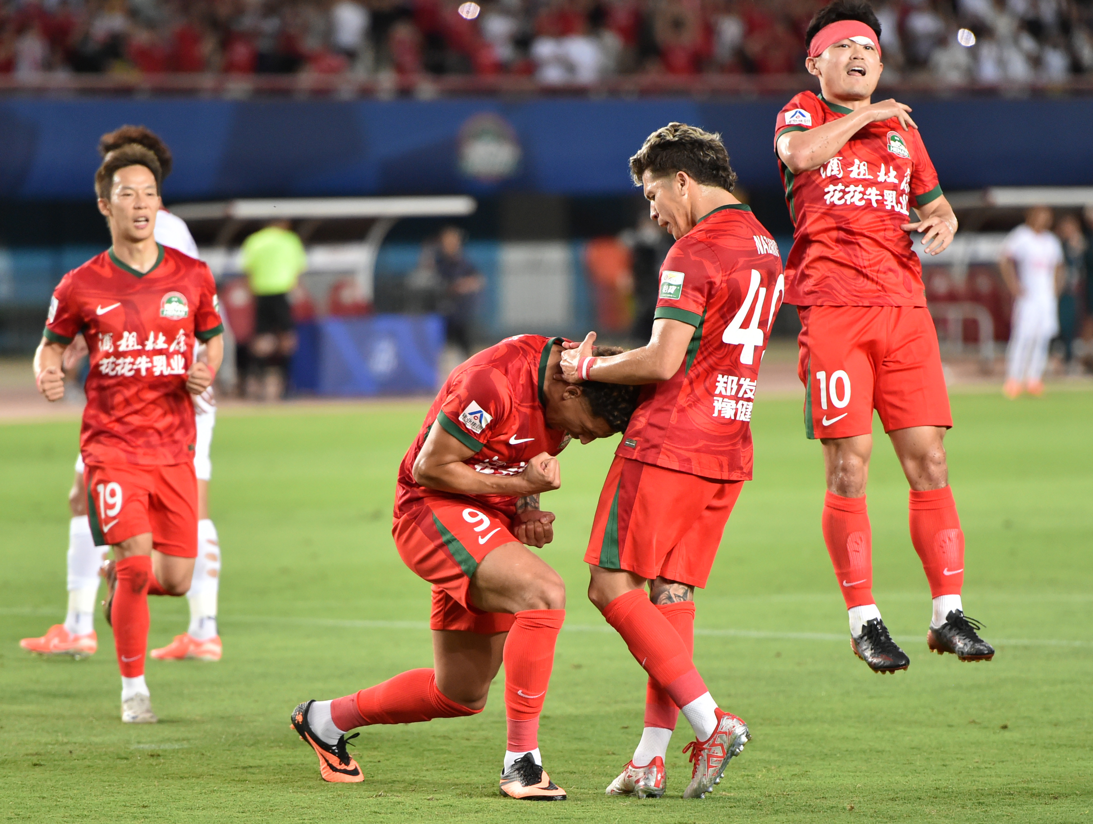 河南客场获胜,球队踏上胜利之路 河南客场获胜,球队踏上胜利之路