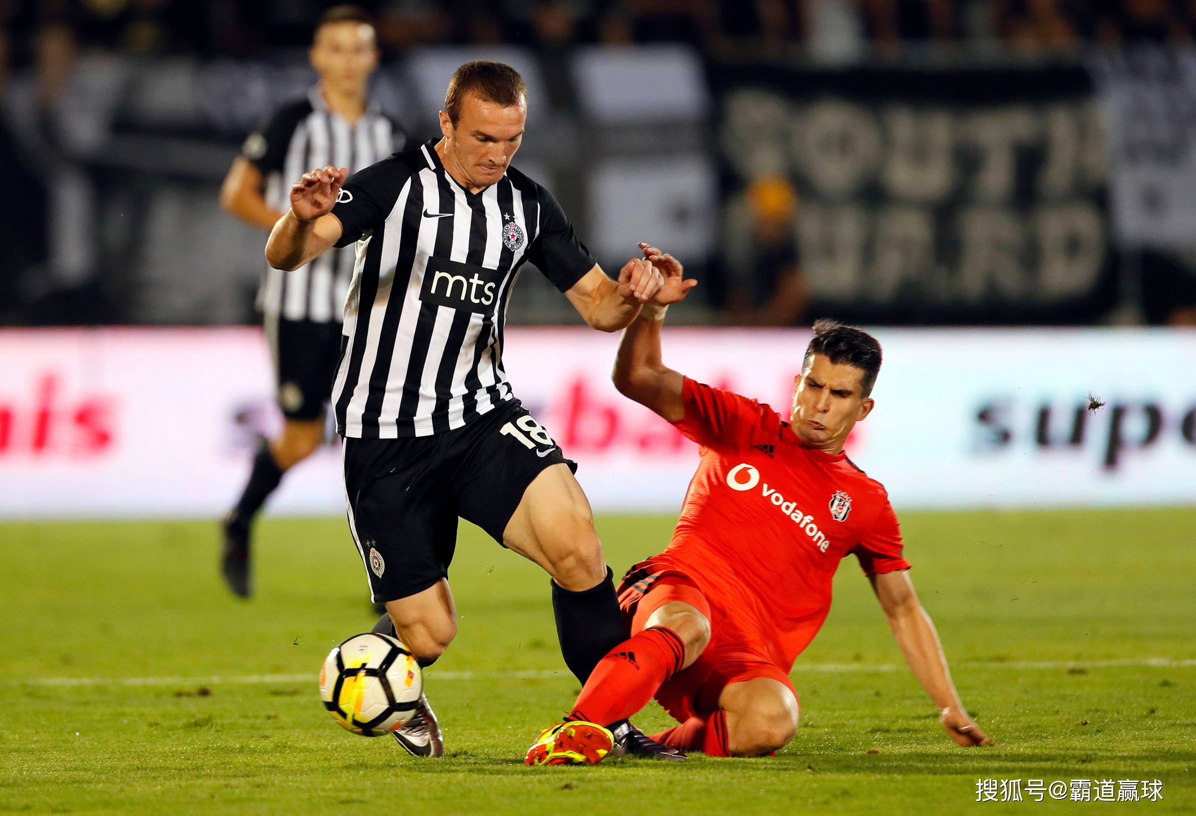 格拉纳达主场战平比利亚雷亚尔,暂居中游的简单介绍 格拉纳达主场战平比利亚雷亚尔,暂居中游的简单介绍