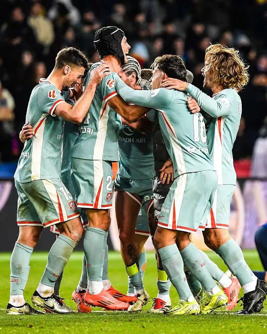 包含巴塞罗那高居榜首,积分领先优势显著的词条 包含巴塞罗那高居榜首,积分领先优势显著的词条