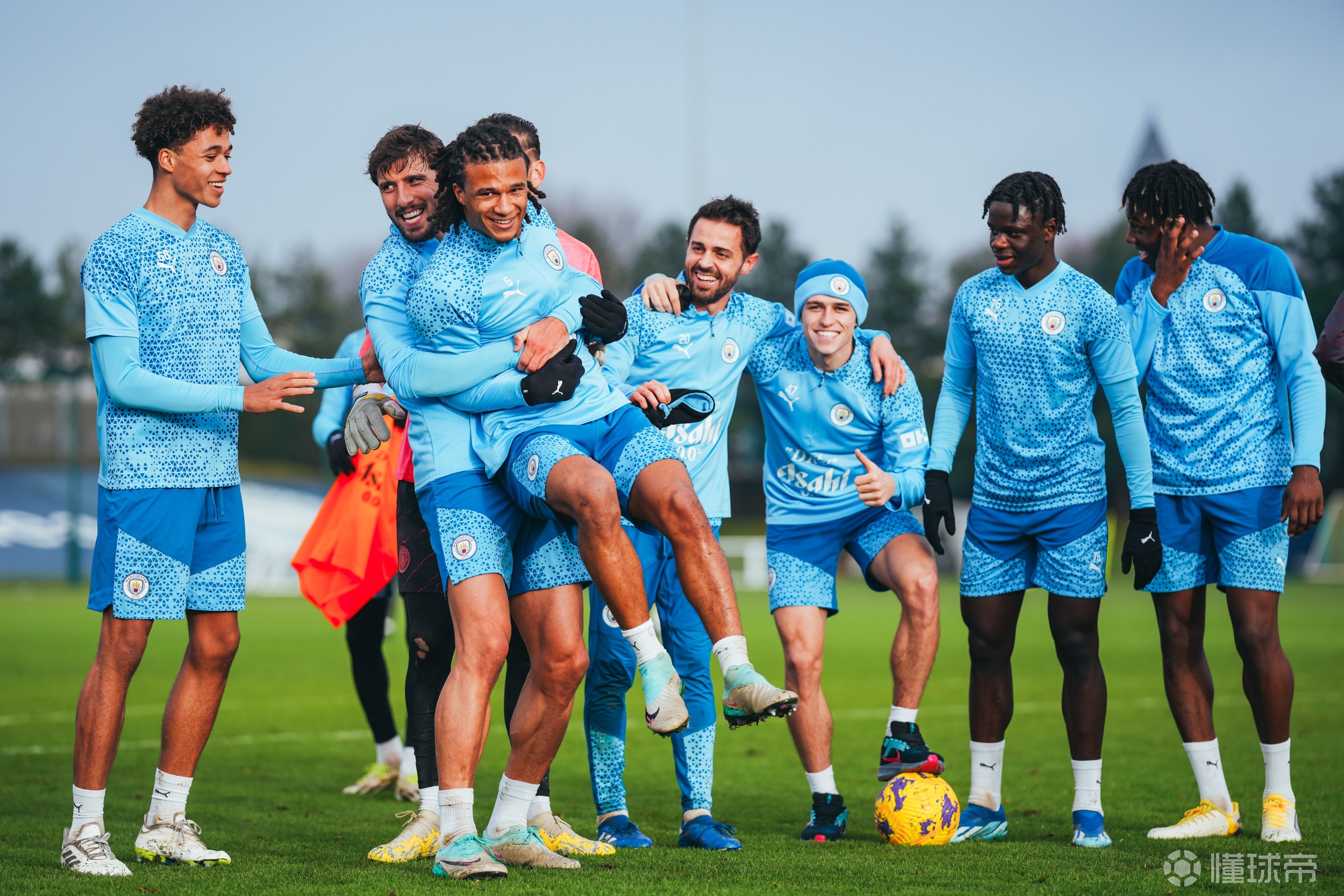 关于曼城夺冠在望,登上巅峰令人钦佩的信息 关于曼城夺冠在望,登上巅峰令人钦佩的信息