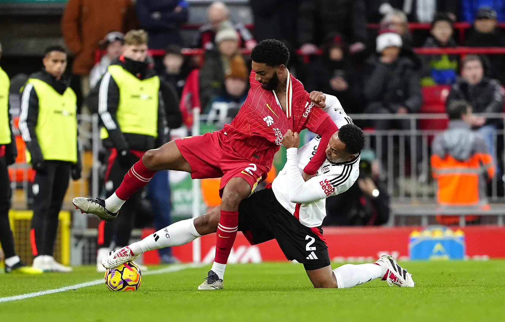 狼队主场不敌利物浦,遭遇三连败的简单介绍 狼队主场不敌利物浦,遭遇三连败的简单介绍