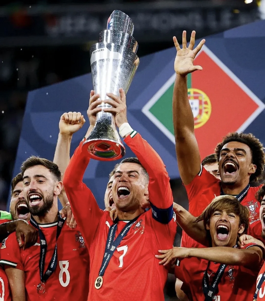 关于葡萄牙国家队在欧洲杯预选赛中实现逆袭,大放异彩!的信息 关于葡萄牙国家队在欧洲杯预选赛中实现逆袭,大放异彩!的信息