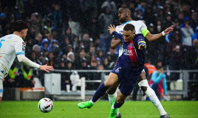 波尔多球迷士气高昂,法甲赛季不容懈怠 波尔多球迷士气高昂,法甲赛季不容懈怠