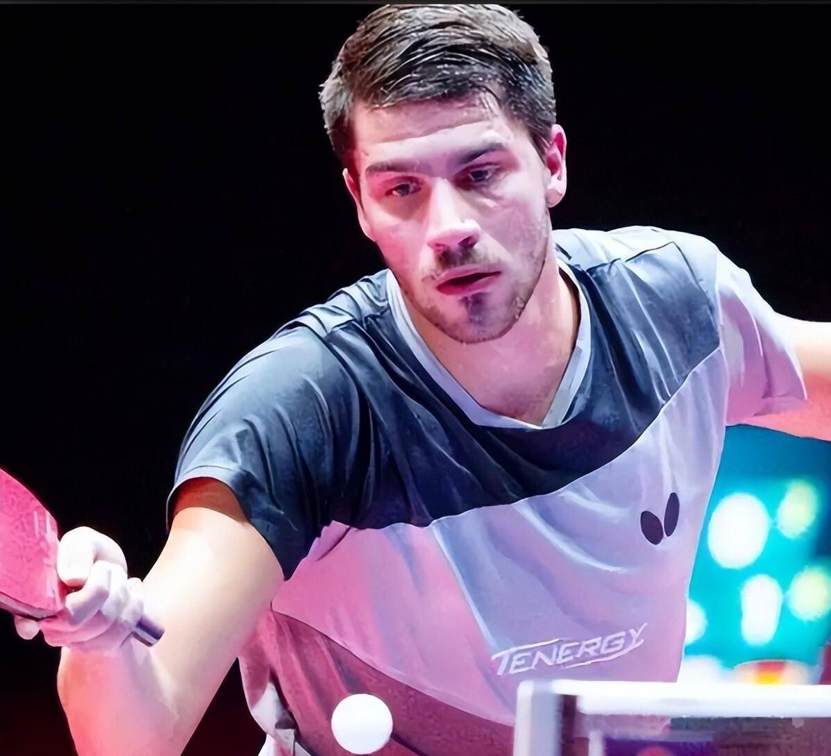 瑞典代表团在击剑比赛中斩获金牌,喜笑颜开 瑞典代表团在击剑比赛中斩获金牌,喜笑颜开