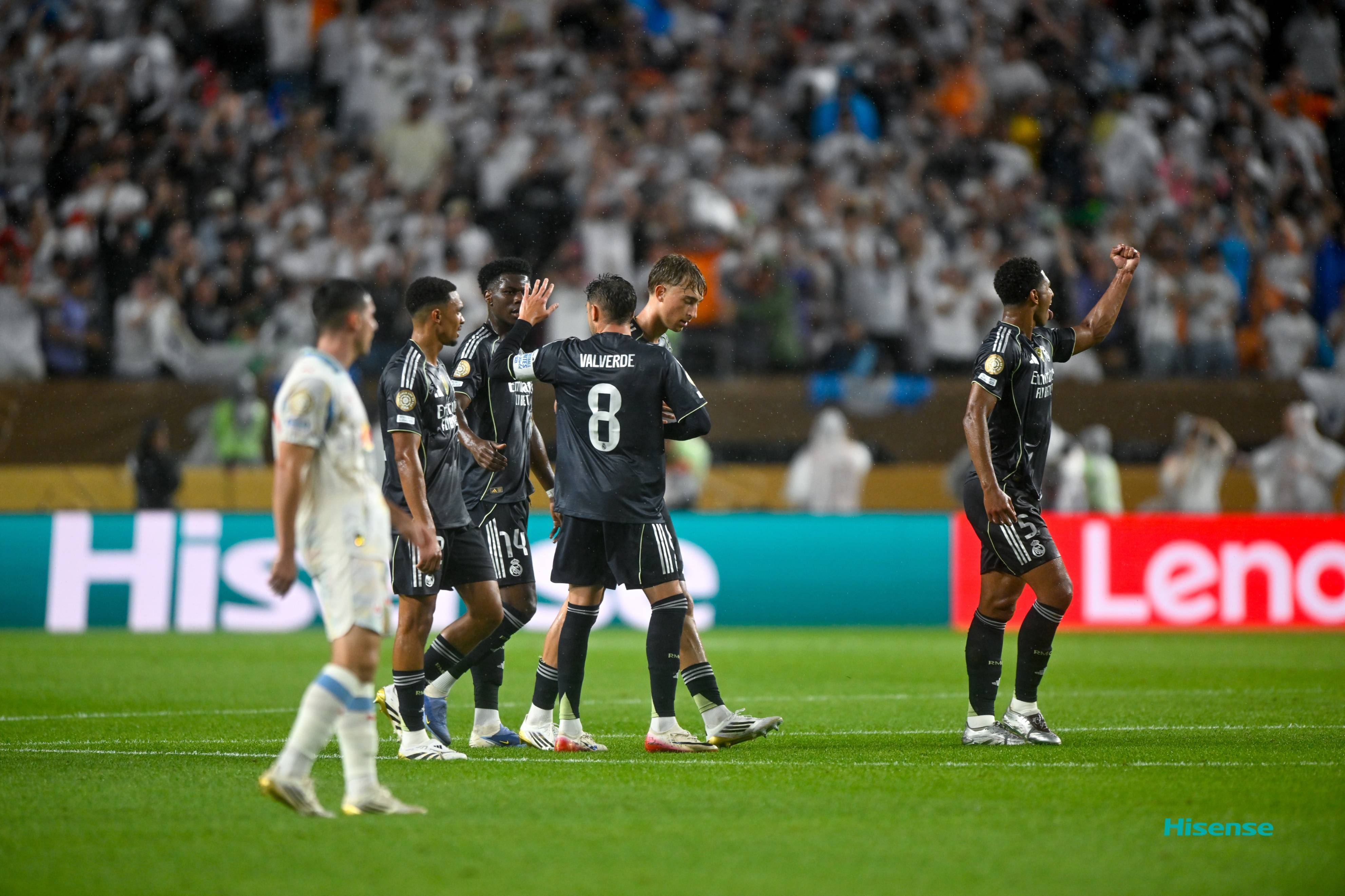 包含尤文图斯痛失希望,遭遇意外袭击的词条 包含尤文图斯痛失希望,遭遇意外袭击的词条