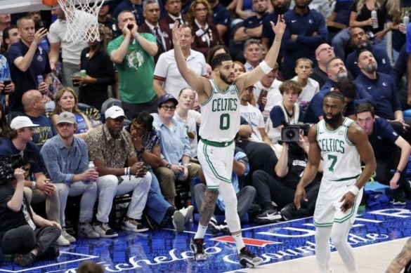 勇士惊险逆转凯尔特人,取得七连胜的简单介绍 勇士惊险逆转凯尔特人,取得七连胜的简单介绍