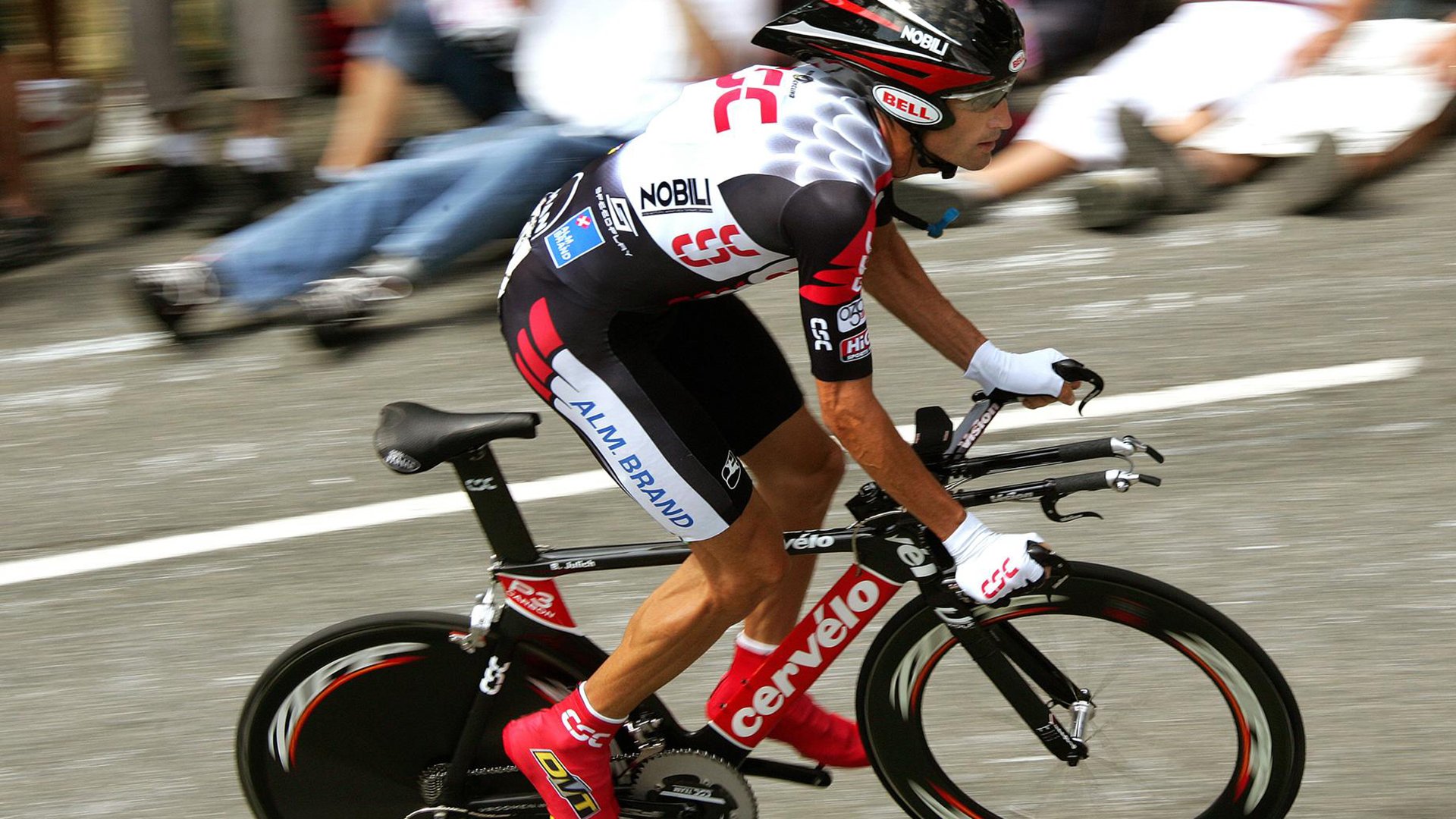 黄蜂节奏掌控老鹰,米切尔成为关键先生